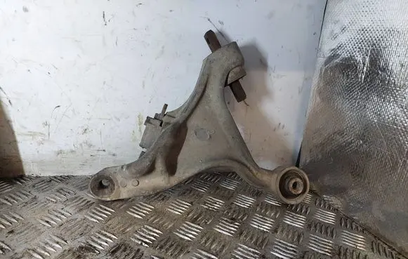 Volvo V70 Front lower control arm/wishbone