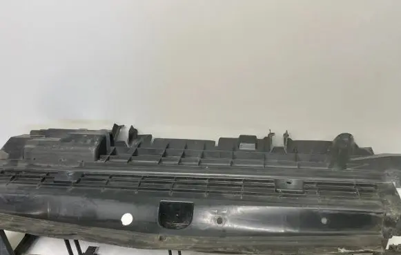 Mercedes-Benz C W204 Bottom radiator support slam panel A2045050430