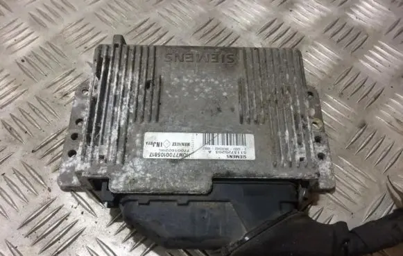 Renault Laguna I Engine control unit/module 7700102295 HOM7700105817