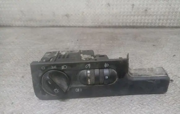 Volkswagen PASSAT B4 Light switch 3A1941531E