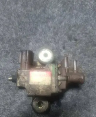 Toyota Corolla E120 E130 Turbo solenoid valve 2581927020