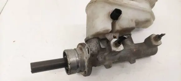 Master brake cylinder