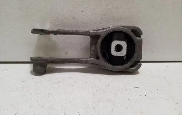 Toyota Yaris Cross Engine mount bracket