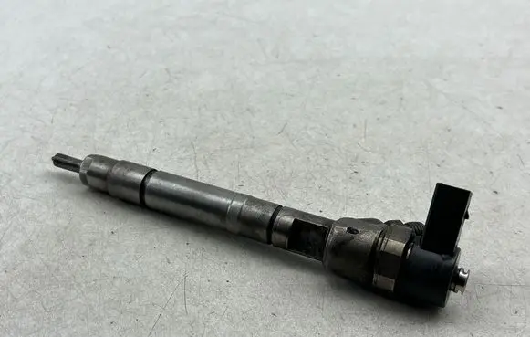 Jeep Grand Cherokee (WJ) Fuel injector 0445110098