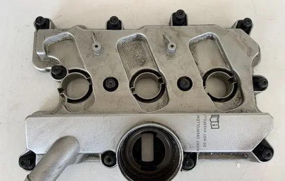 Audi Q7 4M Rocker cam cover 06E103471S