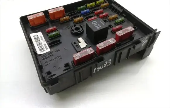 Volkswagen PASSAT B6 Fuse module 13554286 3C0937125