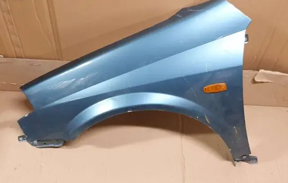 Nissan Primera Fender