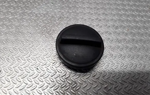 BMW 5 E39 Oil filler cap 11121716993