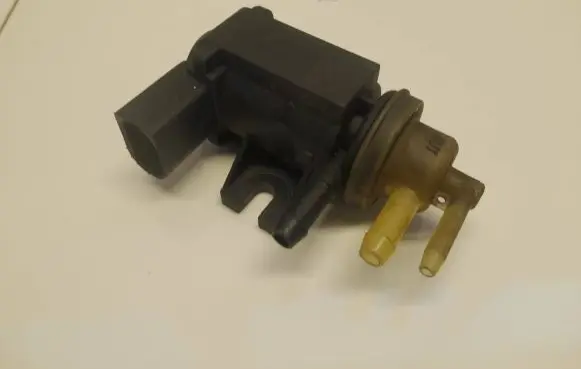 Volkswagen PASSAT CC Turbo solenoid valve Cg34011464a