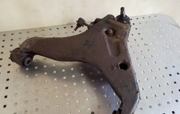 Mitsubishi L200 Front lower control arm/wishbone