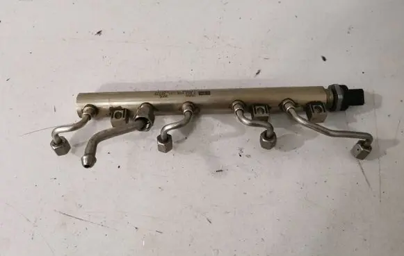BMW M8 F91 F92 G14 G15 Fuel main line pipe 7852402