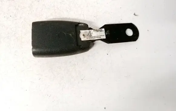 Front seatbelt buckle