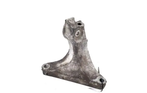 Subaru Legacy Engine mounting bracket