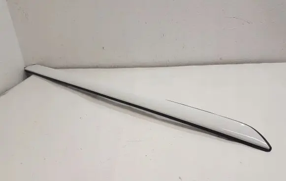 Citroen C4 II Picasso Windshield trim