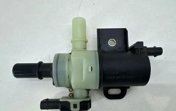 Volvo XC40 Active carbon filter fuel vapour canister 32139918