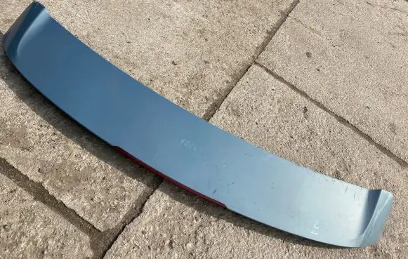 Tailgate/trunk spoiler