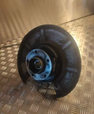 BMW 5 E60 E61 Rear wheel hub