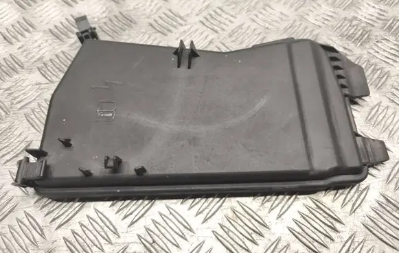 Mercedes-Benz E W212 Fuse box cover A2125400082