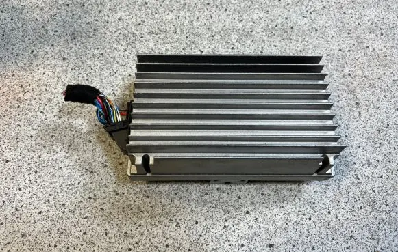 BMW X6 E71 Sound amplifier