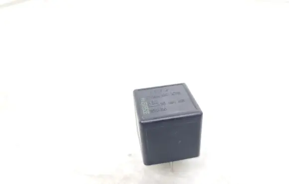 Opel Tigra B Other relay 90464760