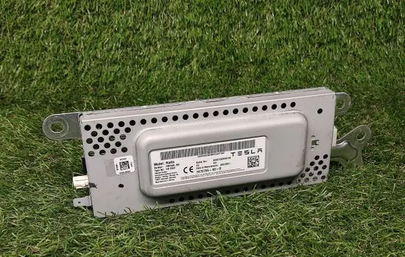 Tesla Model 3 Other control units/modules 107975500D