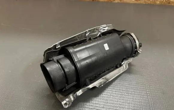 Volvo XC90 Intake resonator 31437205