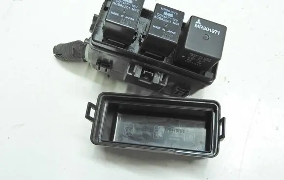 Mitsubishi ASX Fuse box set 8565A089 R0710100