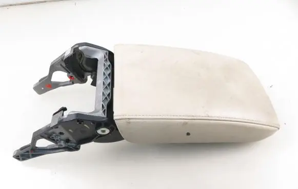 Volkswagen Jetta VI Armrest 5C6864207