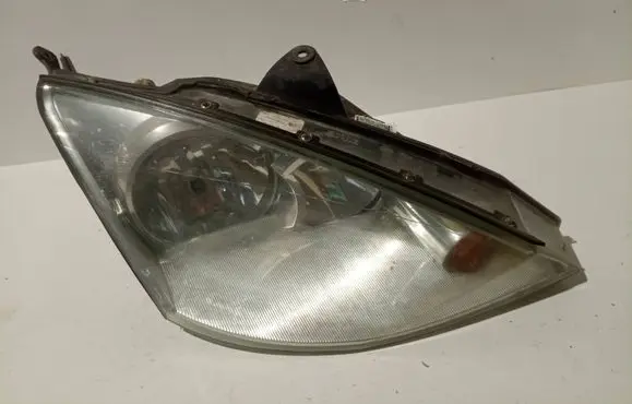 Ford Focus Headlight/headlamp 2M5113W029BE