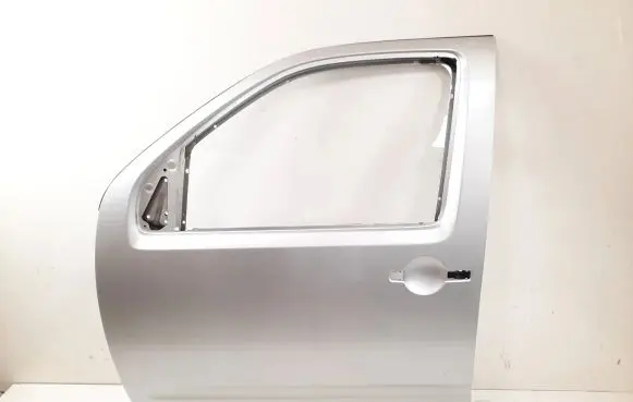 Nissan Navara D40 Front door