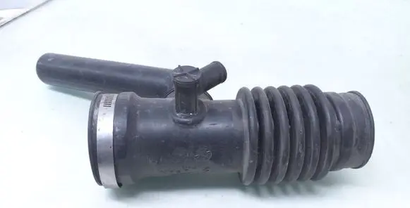 Subaru Legacy Air intake hose/pipe