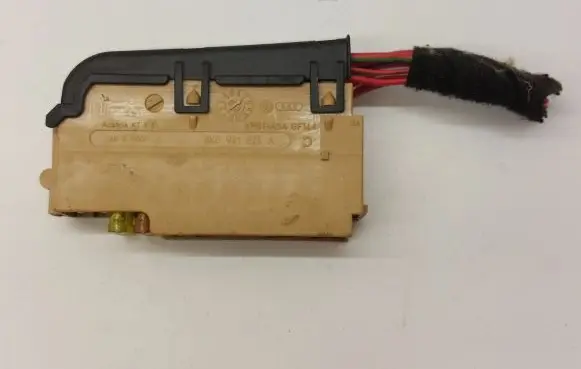 Volkswagen PASSAT B8 Fuse module 8K0941824A