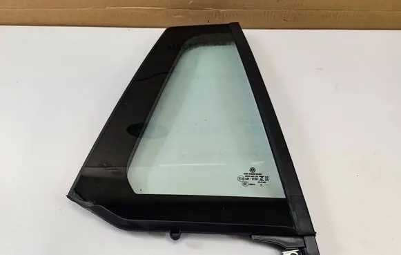 Volkswagen Golf VIII Rear vent window glass 5H9845214D 5H9845214 5H9845214D5AP