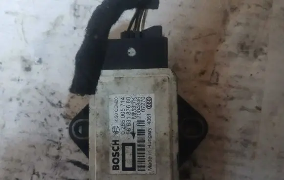 BMW 5 E39 ESP acceleration yaw rate sensor 0265005714 7004846