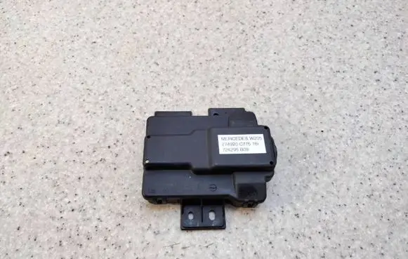 Mercedes-Benz C W205 Fuse module A0005408250