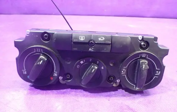Volkswagen Golf V Interior fan control switch 