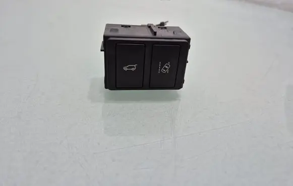 Land Rover Discovery Sport Tailgate opening switch 1ADSAL550B