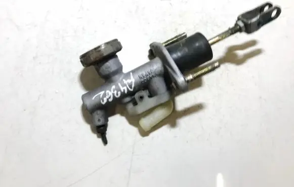 Nissan Almera N16 Clutch master cylinder