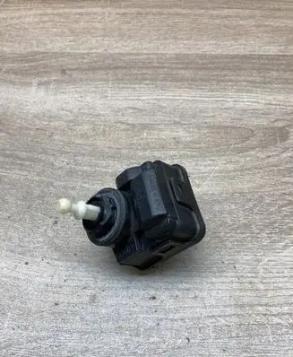 Audi A6 S6 C5 4B Headlight level adjustment motor 8L0941295 007282