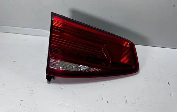 Volkswagen PASSAT B8 Rear/tail lights