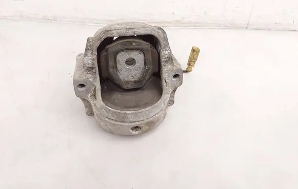 Audi A6 S6 C7 4G Engine mount bracket 8R0199381