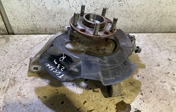 Hyundai Tucson IV NX4 Front wheel hub