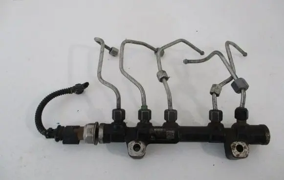 Peugeot 3008 II Fuel main line pipe
