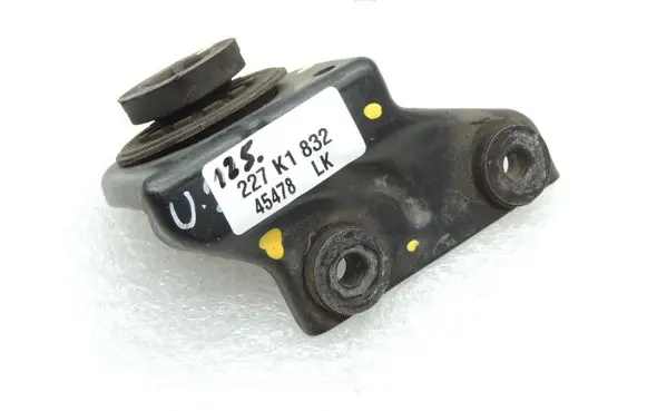 KIA Sportage Radiator mount bracket 282592A530
