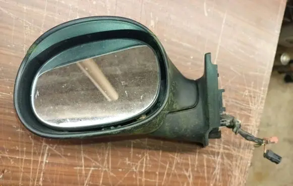 Front door electric wing mirror