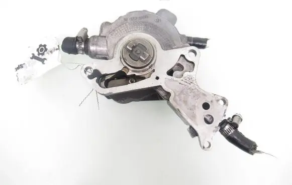 Volkswagen PASSAT B5 Vacuum pump 038145209