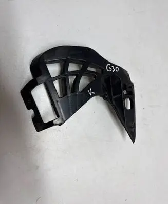 BMW 5 G30 G31 Front bumper mounting bracket 7385347 15067010