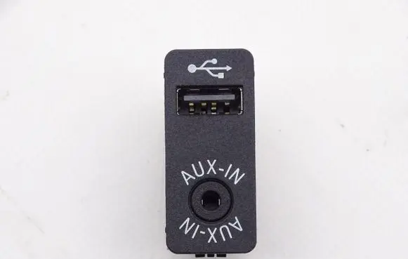 BMW 4 F32 F33 AUX in-socket connector 9229246