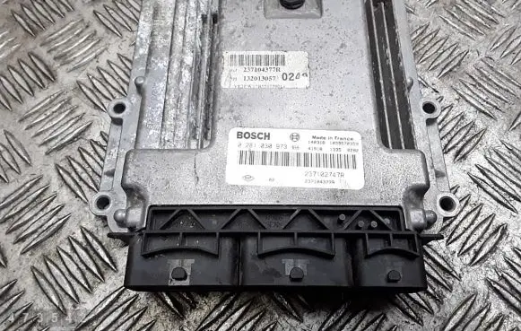 Renault Kangoo II Engine control unit/module 237102747R 0281030973 237104377R