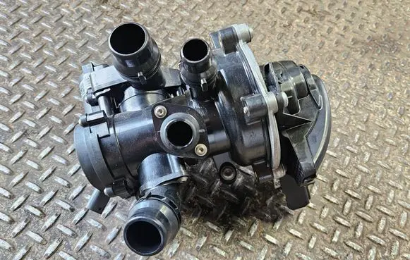 Audi A5 Water pump 06R090A01 06R121012B 06R109121C